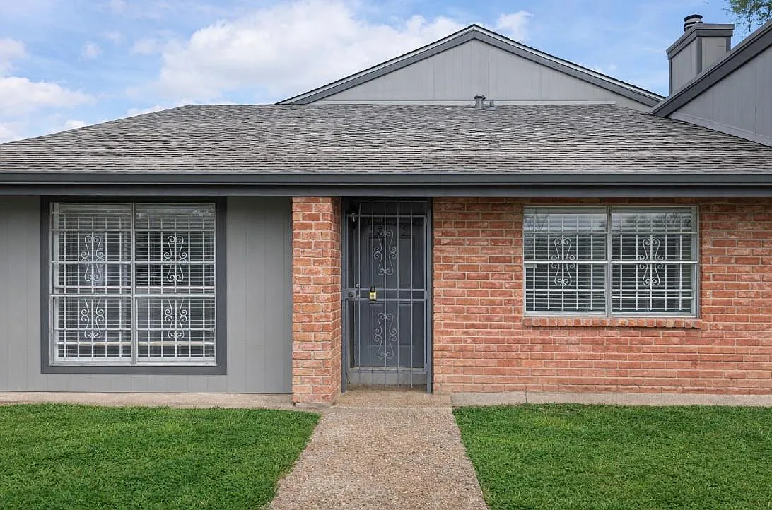 3 bed, 2.0 bath, 1142 sqft, $1,500 — Photo 1