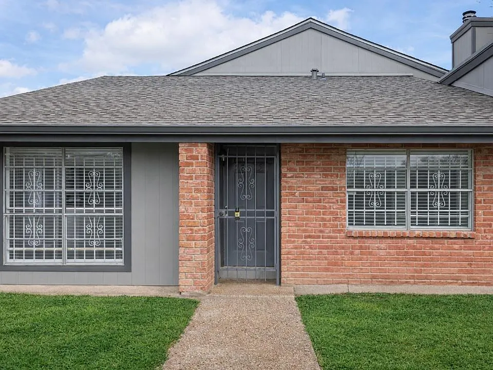 5815 Village Forest Ct