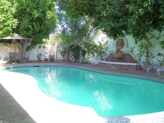 4th image of 74217 Fairway Dr