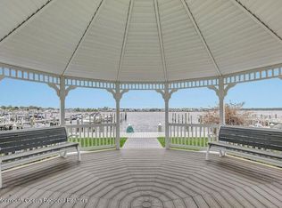 38 Wharfside Dr, Monmouth Beach, NJ