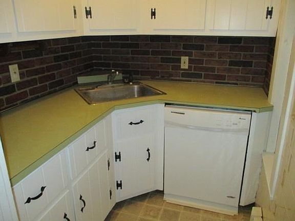 3rd image of 24 Cross St