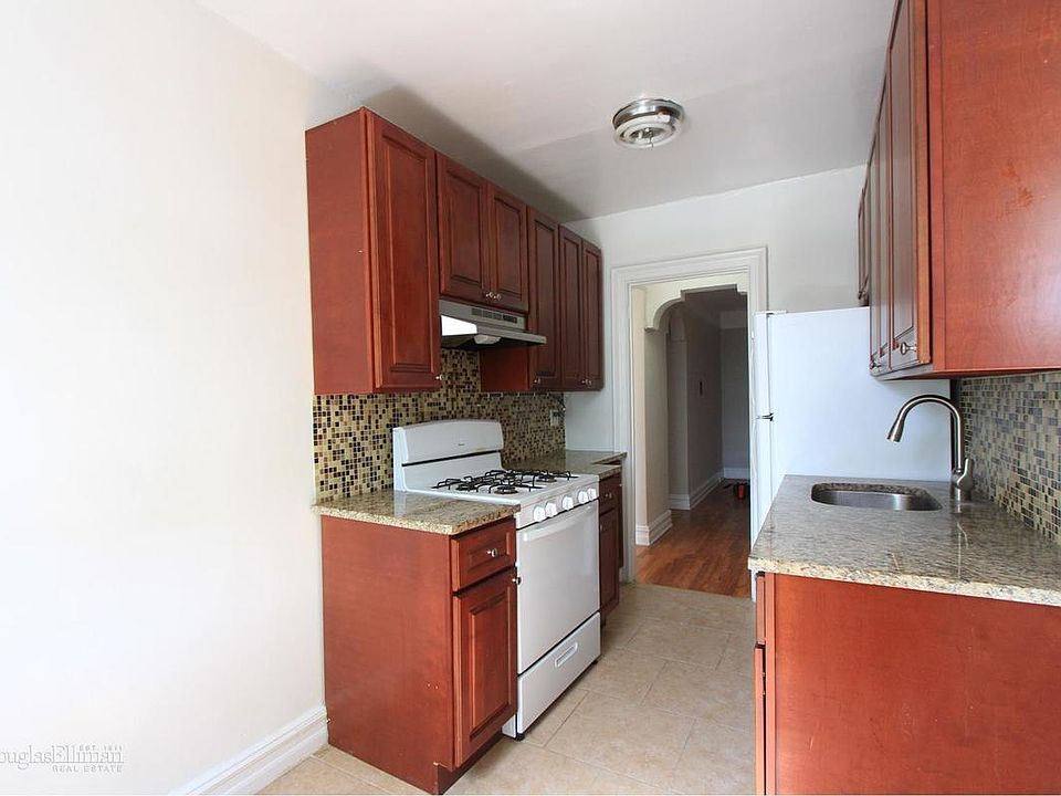 1st image of 74 Gatling Pl APT 3K