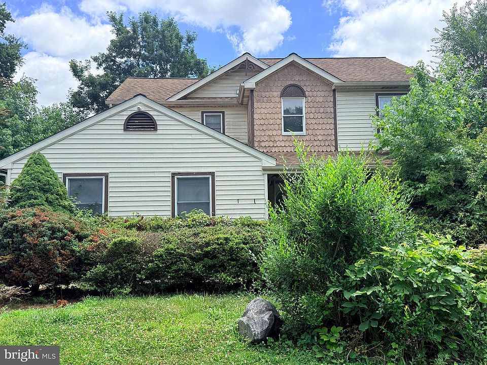 1st image of 14 Mary Ella Dr