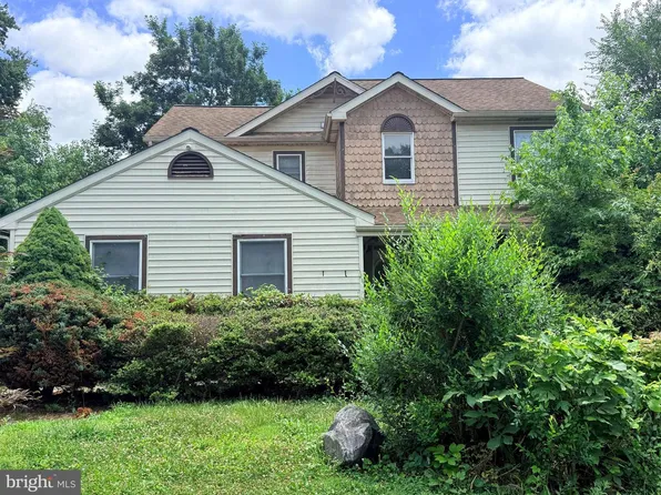 14 Mary Ella Dr, Newark, DE 19711