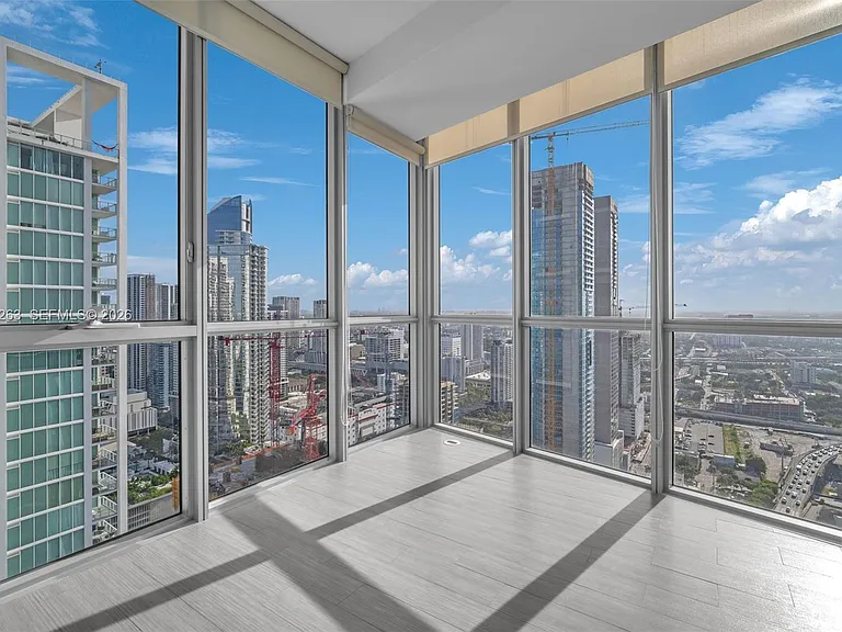 1100 Biscayne Blvd #4308 — Photo 36