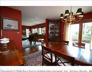 3rd image of 52 Dillwyn Dr