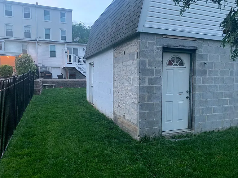 821 Spring Mill Ave — Photo 26