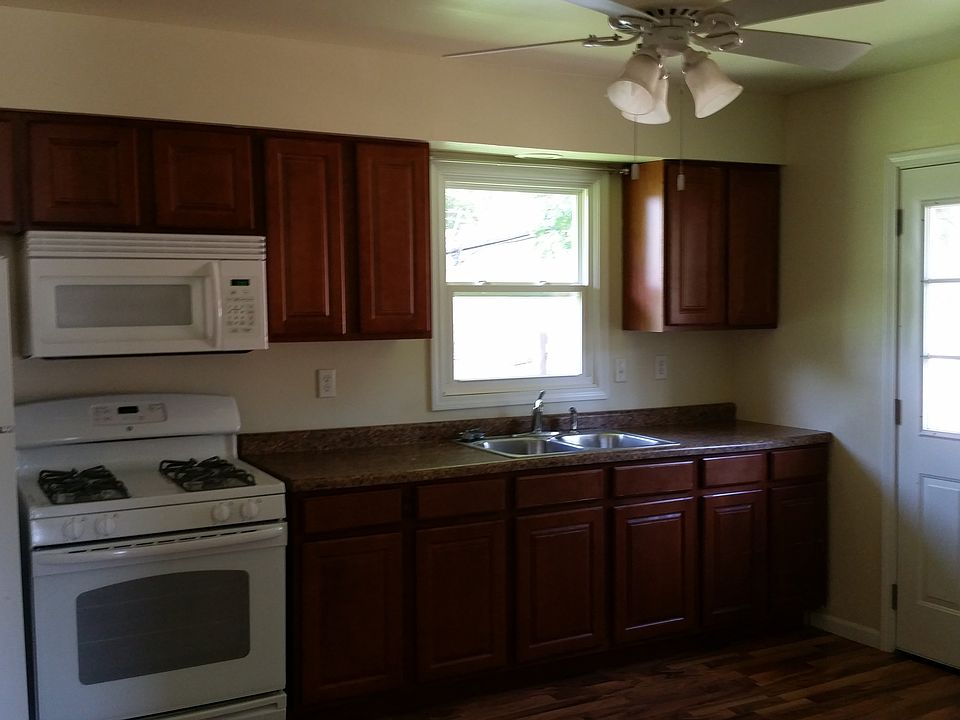 Updated eat in kitchen