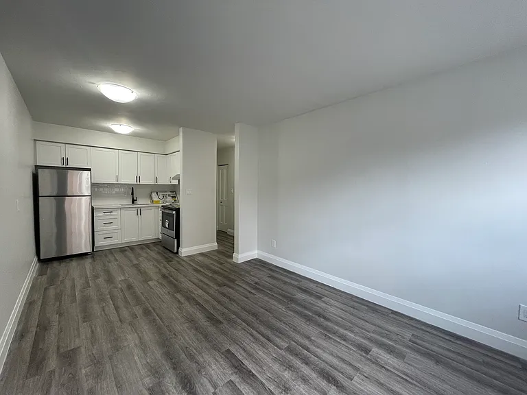 987 Mohawk Rd E #9 — Photo 4