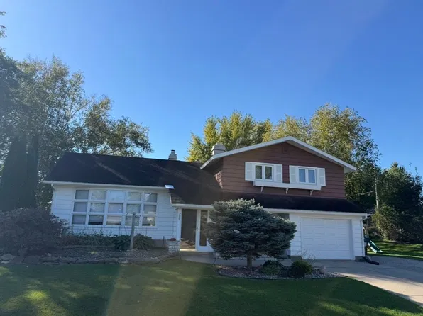 522 E Madison St, Caledonia, MN 55921