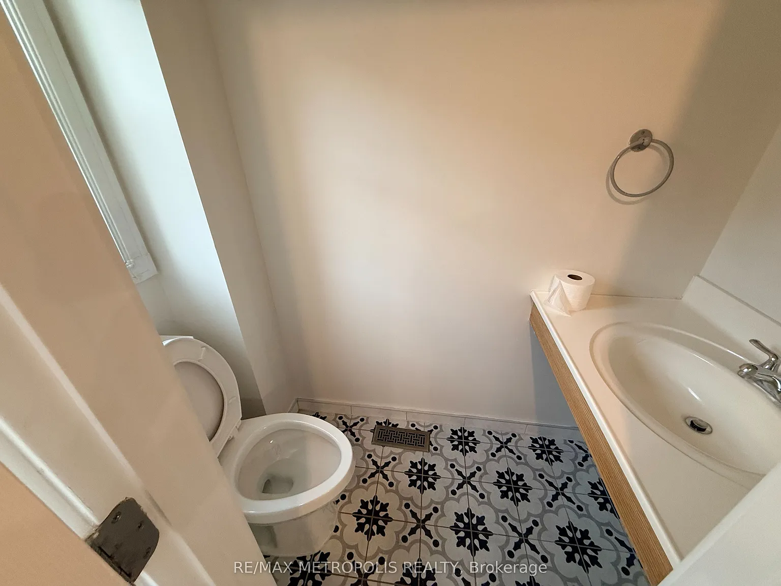 4 bed, $3,000 — Photo 4