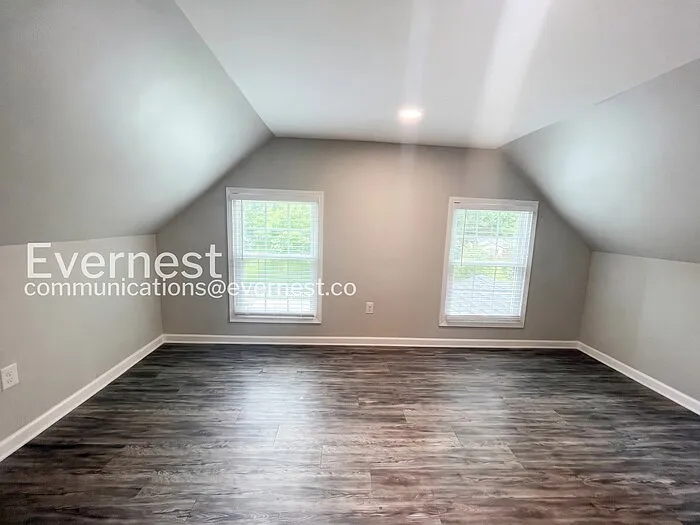 239 Jeffery Dr — Photo 17
