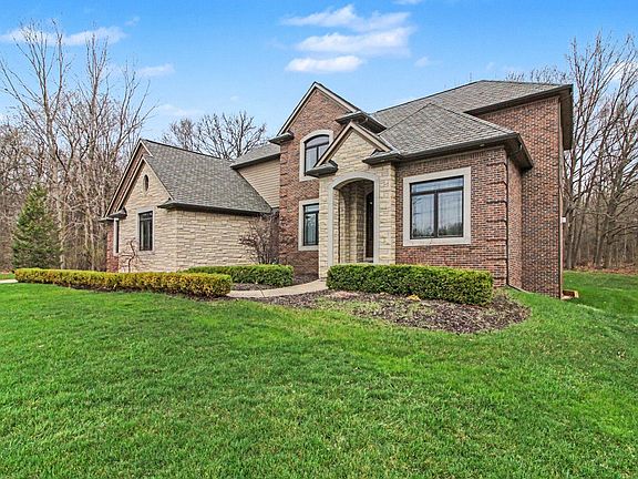 3rd image of 50710 Berwick Ct