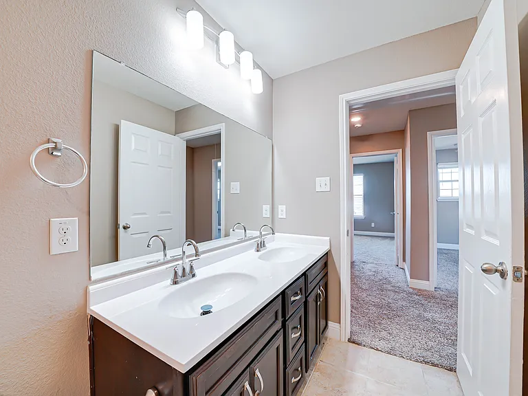 410 Club House Dr — Photo 27
