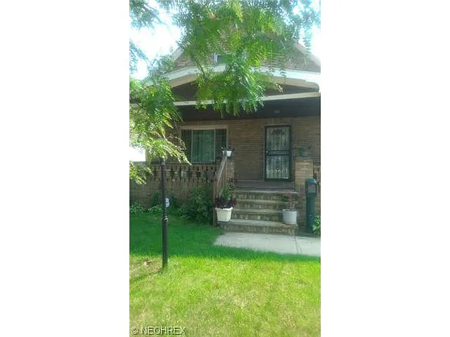 1127 E 177th St photo 1