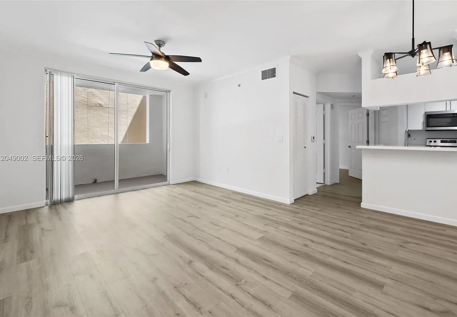 Porto Bellagio Condo — Photo 4