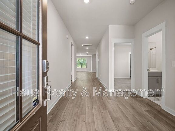 3rd image of 1145 Ross Farms Blvd