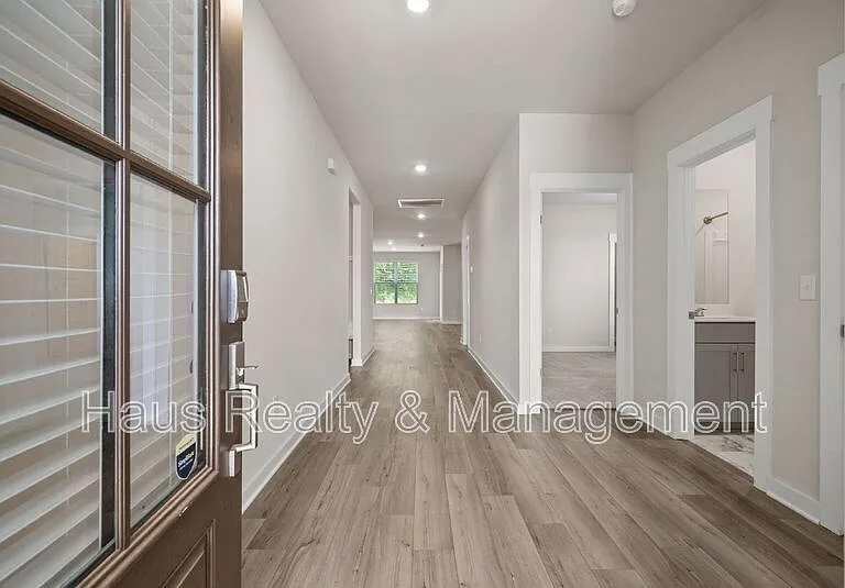 1145 Ross Farms Blvd — Photo 3