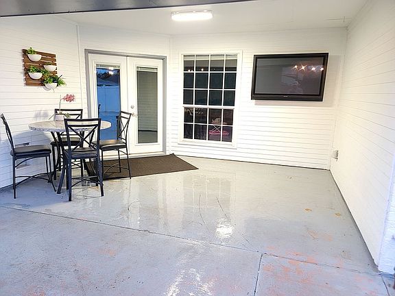 5th image of 3534 Grandview Dr
