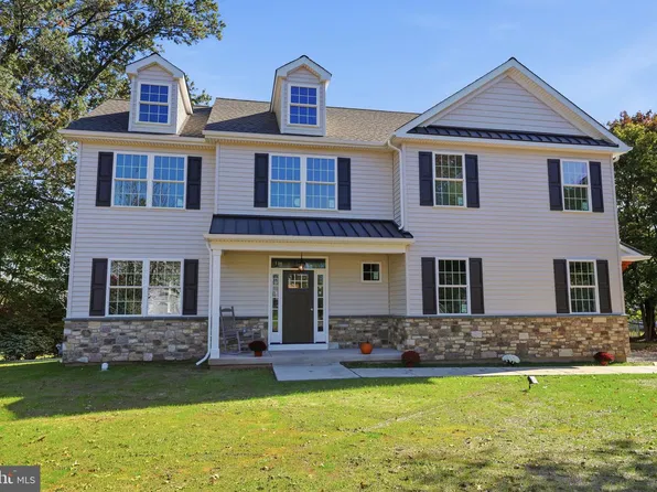 90 Linden Ave, Newtown, PA 18940