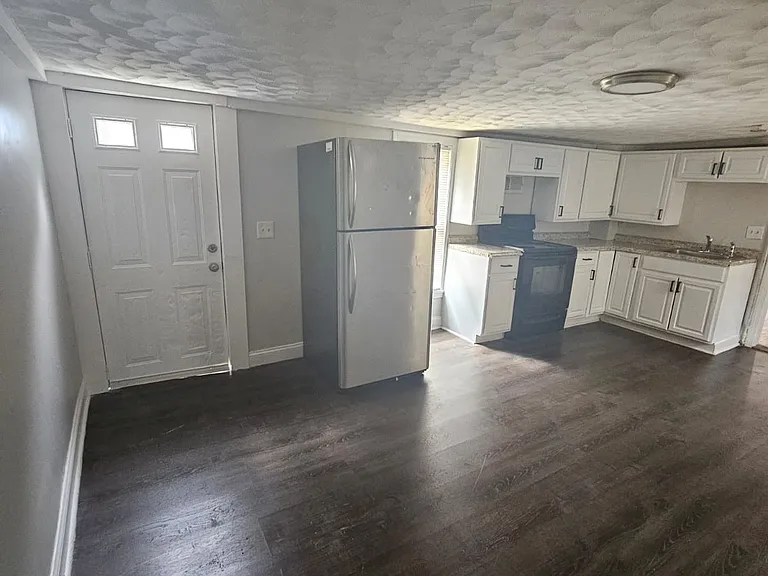 14 South St #1L — Photo 2