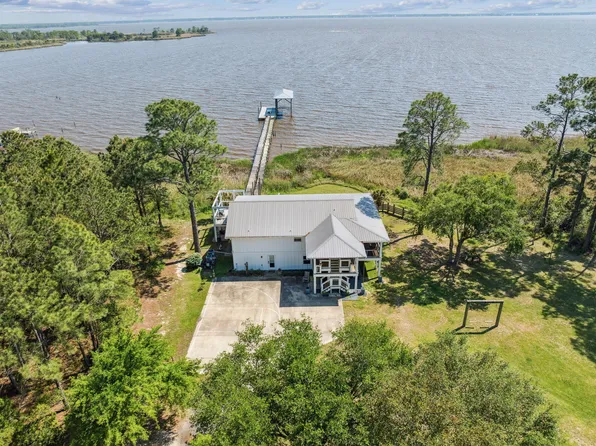 227 Shady Ln, Freeport, FL 32439