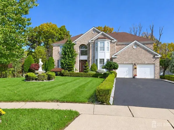 10 Sasha Ct, Matawan, NJ 07747