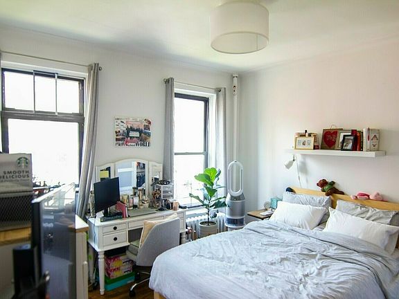 5th image of 212 E 84th St APT 5D