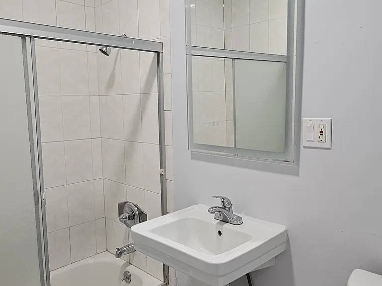 735 11th Ave #3 — Photo 8