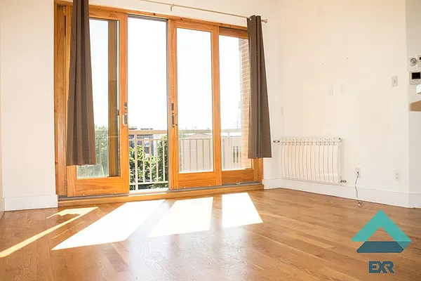 Rented by EXR | media 23