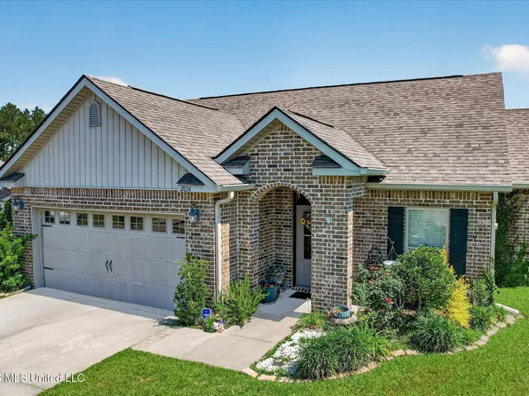 17034 Washingtonia Ln, Diberville, MS 39540