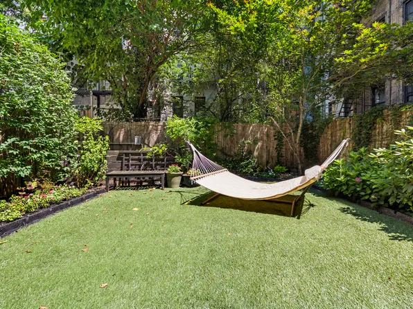 237 East 88th Street image 2 of 15