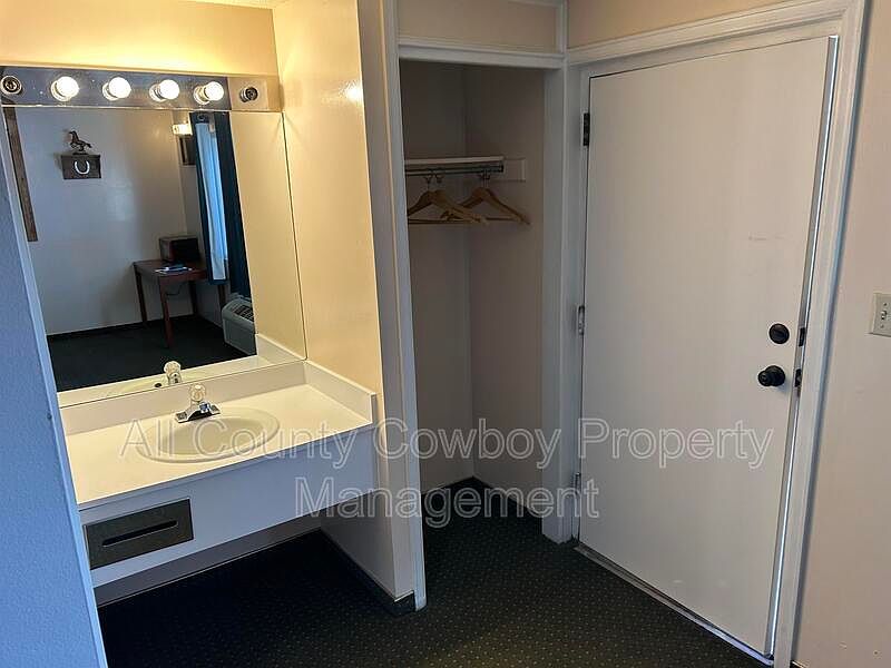 1st image of 960 N 3rd St #12