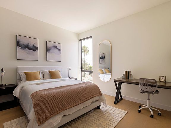 5th image of 806 N Edinburgh Ave #403