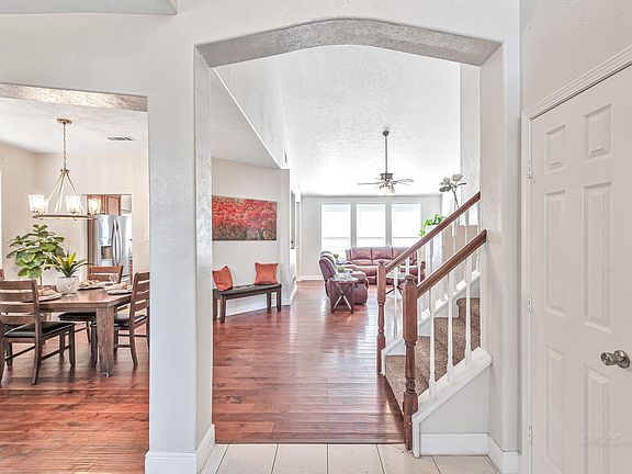 3rd image of 20819 Whitevine Way