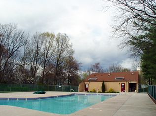 80 Hampton Ct, Hillsborough, NJ 08844