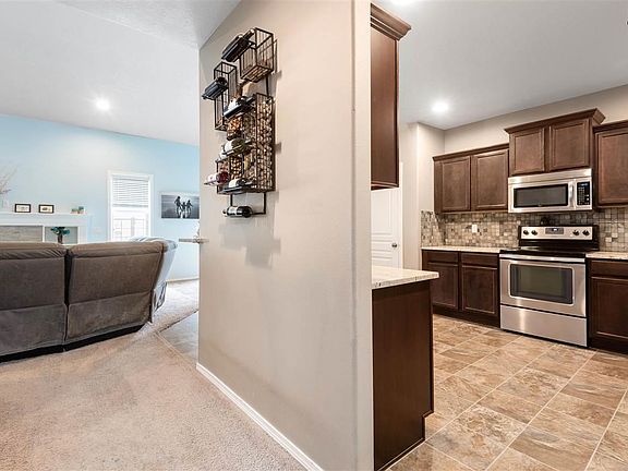 4th image of 3109 Timberline Dr