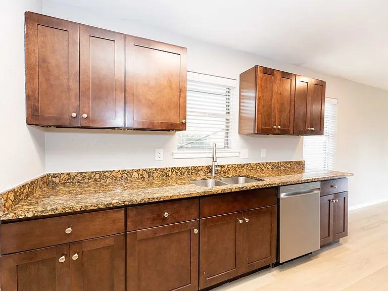1505 McDonald Dr — Photo 12