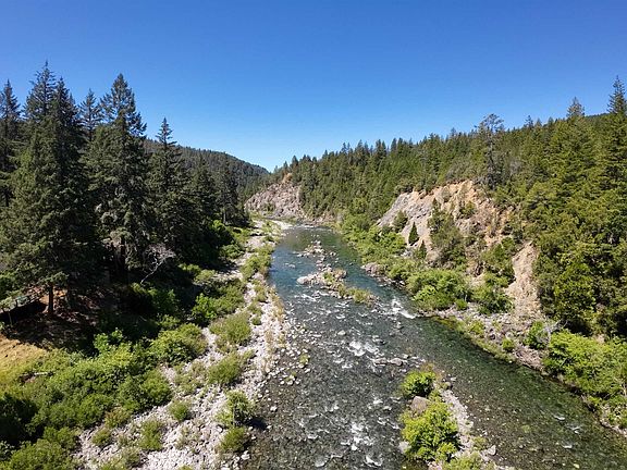 5th image of 520 Gasquet Flat Rd