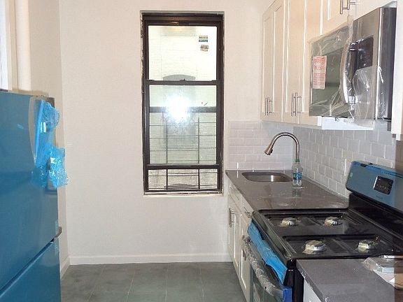 3rd image of 165 E 19th St APT 3F