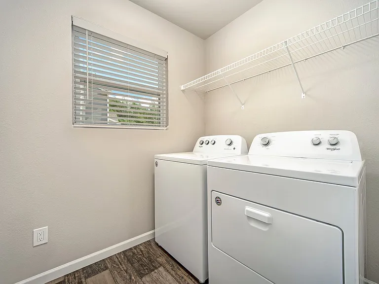 4340 Briarhill Dr — Photo 8