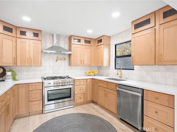 2220 Halladay St, Santa Ana, CA 92707