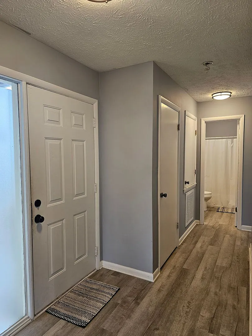 Newly Renovated 2 Bedroom, 2 Bath Condo in Gated Community. — Photo 2
