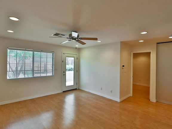 4th image of 1850 E Maryland Ave Unit 33