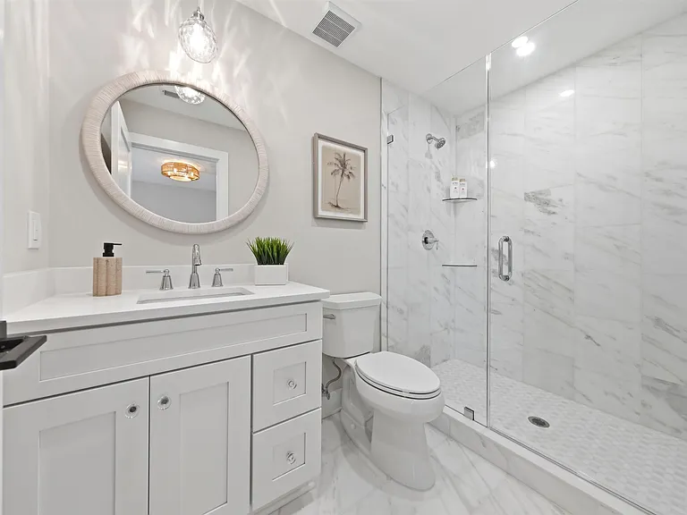 105 S Stratford Ave #MONTHLY LEASE JULY — Photo 53
