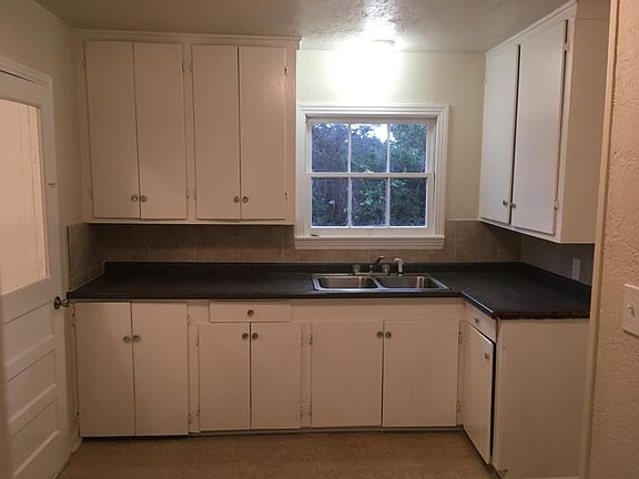 2nd image of 504 Kelley Blvd