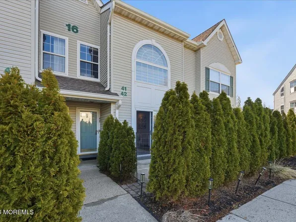 42 Richmond Court, Tinton Falls, NJ 07712