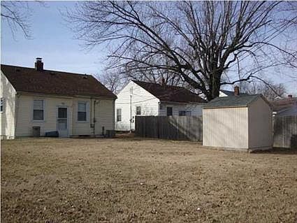 4th image of 2451 N Evans Ave
