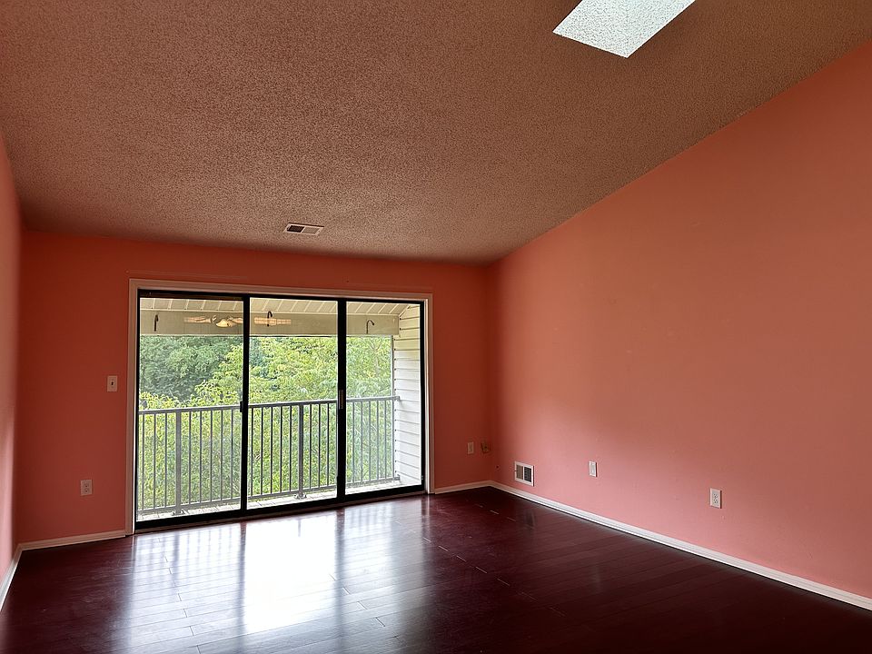 Family/Living room with outdoor balcony