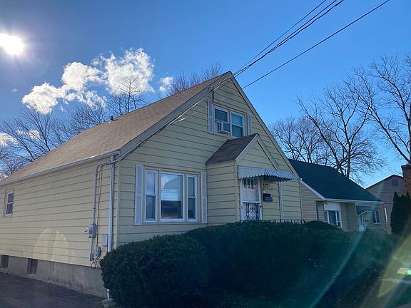2nd image of 317 Oakwood St